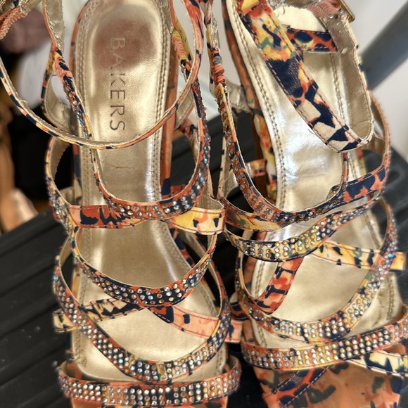 Bakers wedges with rhinestones - Picture 3 of 3